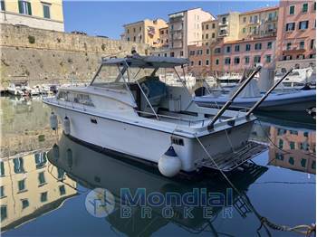 BRUNSWICH BERTRAM 28 SEDAN