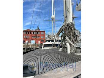 Astilleros Armos-Navia MOTORSAILER