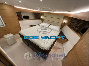 FERRETTI 620 FLY