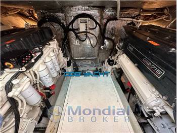 CRUISERS YACHT 5470 EXPRESS