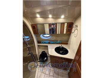 CRUISERS YACHT 5470 EXPRESS