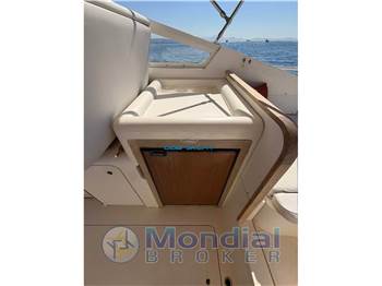 BERTRAM 28 MOPPIE