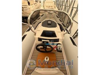 RANIERI CAYMAN 26 SPORT TOURING