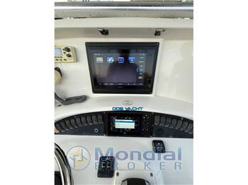 BOSTON WHALER 320 OUTRAGE