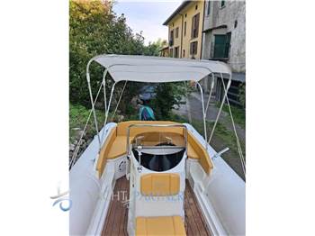 Fly Boat 656