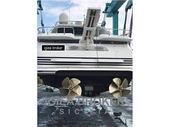 Pershing 54