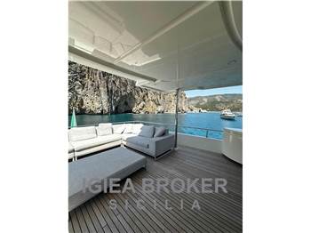 Custom Line Navetta 28
