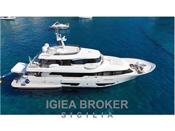 Custom Line Navetta 28