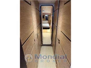 Magnum Marine Magnum 63