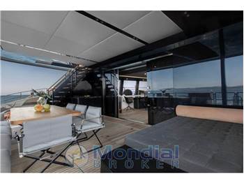 SUNREEF 80 SAILING