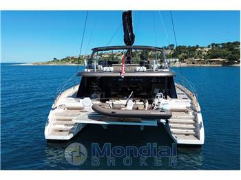 SUNREEF 60 SAILING