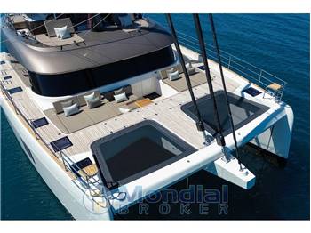 SUNREEF 60 SAILING