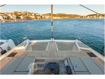 SUNREEF 60 SAILING