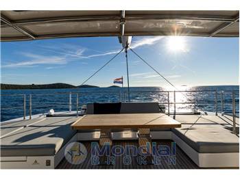 SUNREEF 60 SAILING