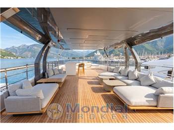 Custom Line Navetta 42