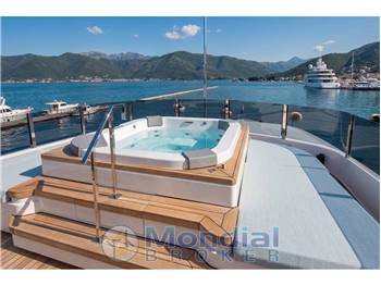 Custom Line Navetta 42