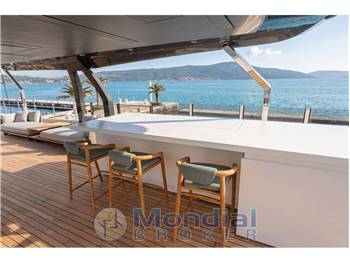 Custom Line Navetta 42