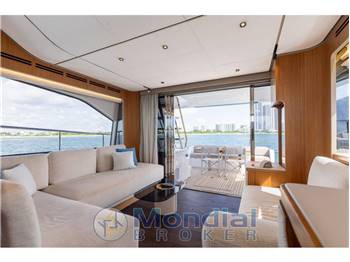FERRETTI Ferretti 670