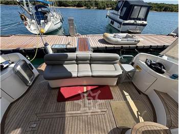 Azimut 42E