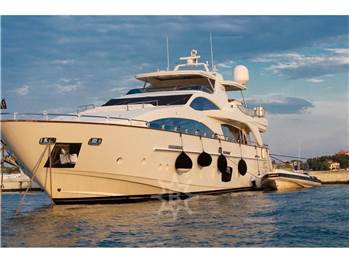 Azimut 105