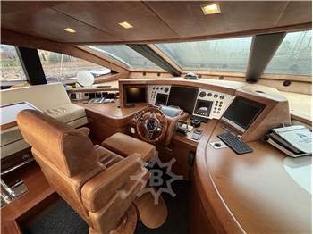Azimut 105