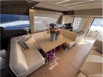 Ferretti Yachts FERRETTI 550