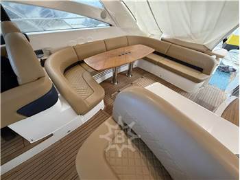 Princess Yachts V58