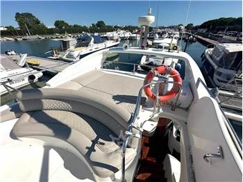 Azimut 46