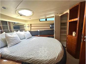 Azimut 46