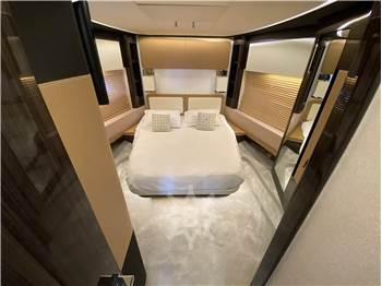 Azimut 77S