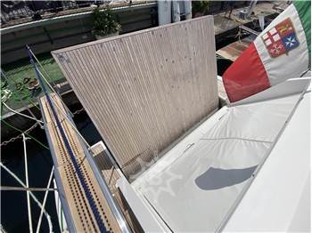 Azimut 77S