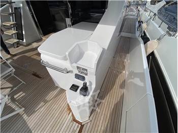 Azimut 77S